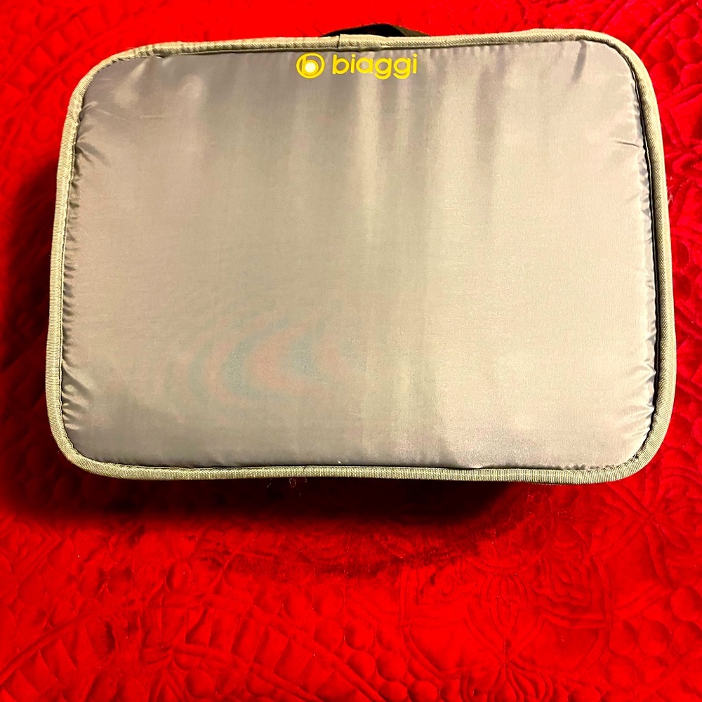 Biaggi Black 22” Microfold Carry On Zipsak